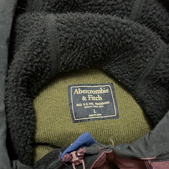 Abercrombie & Fitch Half Zip - Picture 3 of 3